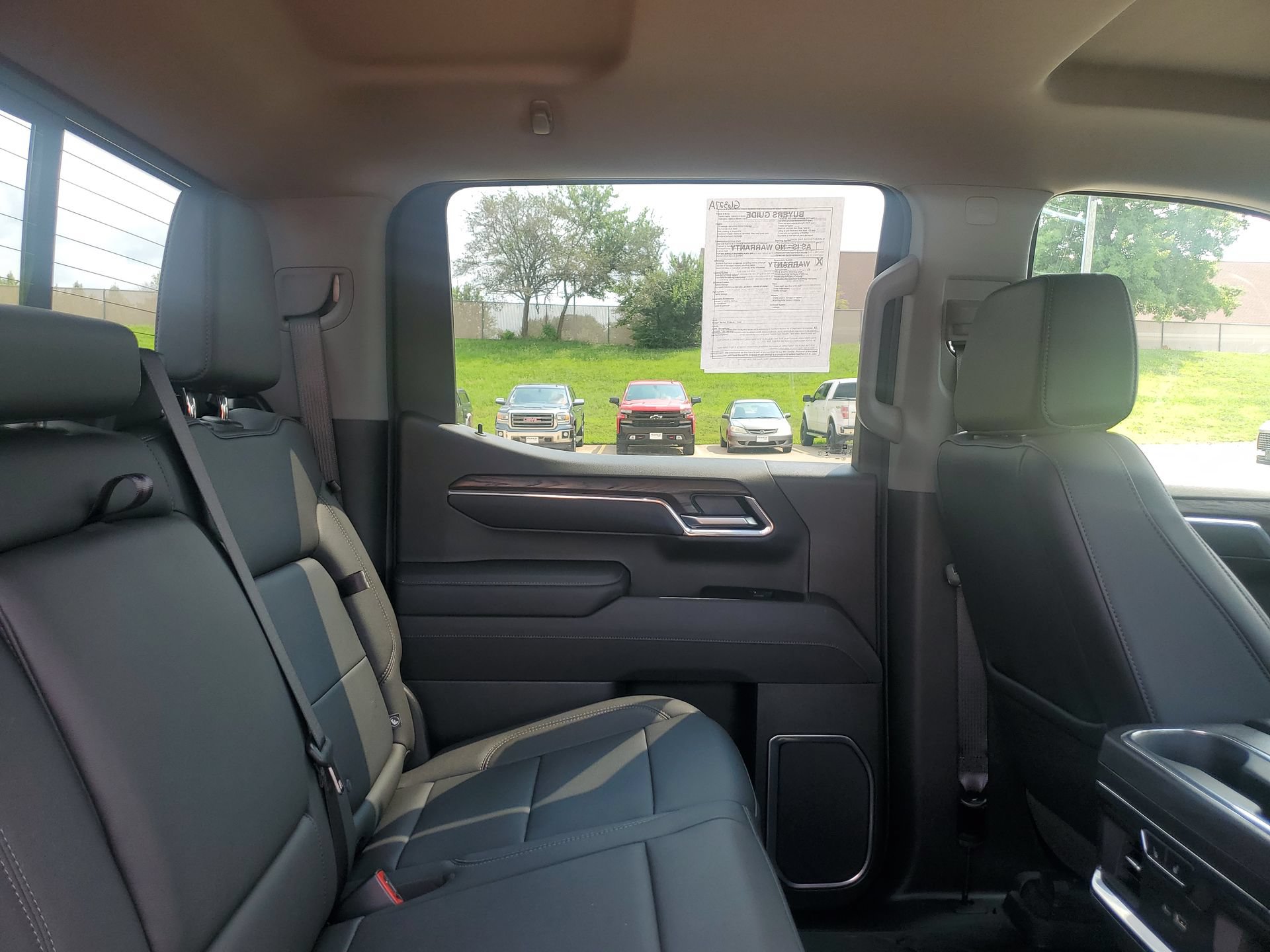 Used 2025 GMC Sierra 1500 SLT w/ SLT Premium Plus Package AWD/4WD image 33