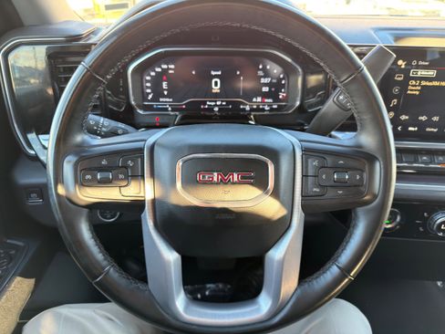 Used 2024 GMC Sierra 1500 SLT image 34