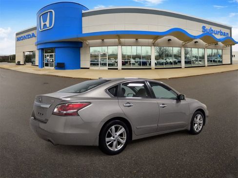 Used 2015 Nissan Altima 2.5 SV image 8