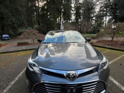 Used 2017 Toyota Avalon XLE image 1