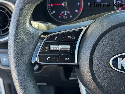 Used 2021 Kia Forte LXS image 18