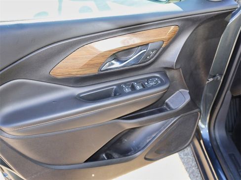 Used 2018 GMC Terrain SLE w/ Driver Convenience Package image 14