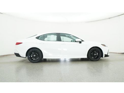 New 2026 Toyota Camry SE image 27