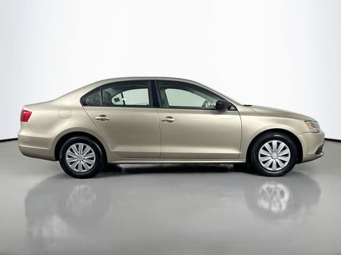 Used 2014 Volkswagen Jetta S image 4