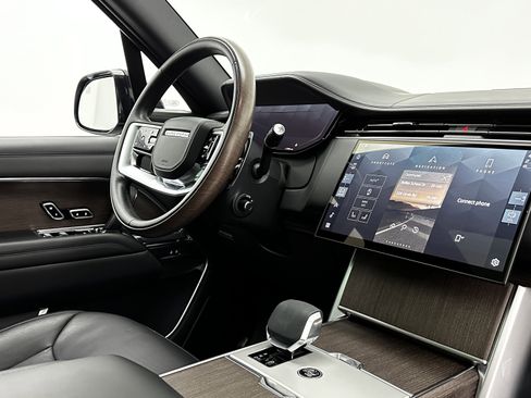 Used 2025 Land Rover Range Rover Long Wheelbase SE image 36