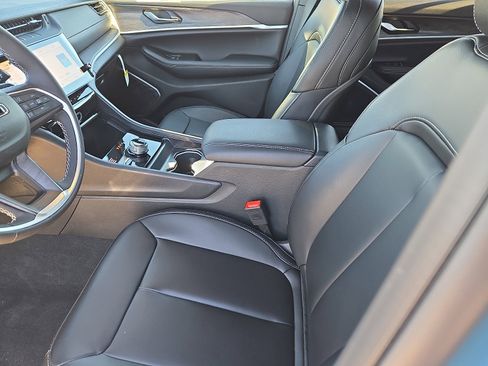 New 2026 Jeep Grand Cherokee L Limited image 9