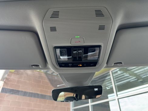 Used 2024 Volkswagen Atlas SEL Premium R-Line image 27