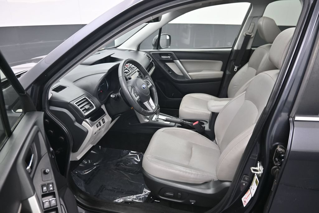 Used 2017 Subaru Forester 2.5i Limited AWD/4WD image 9
