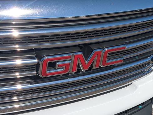 Used 2018 GMC Canyon SLE w/ SLE Convenience Package image 15