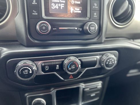 Used 2020 Jeep Wrangler Unlimited Sport image 16