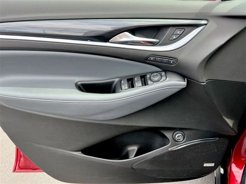 Certified 2024 Buick Enclave Premium image 19