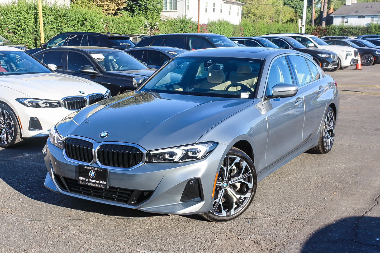 Used 2026 BMW 330i Sedan w/ Premium Package RWD image 1