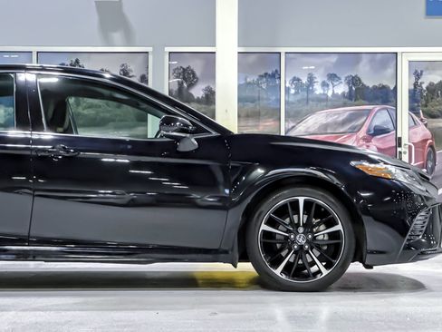 Used 2018 Toyota Camry XSE FWD image 33