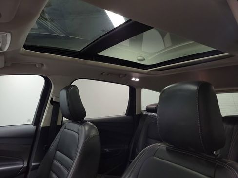 Used 2019 Ford Escape Titanium image 14