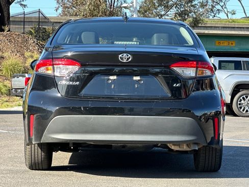 Used 2025 Toyota Corolla LE image 4