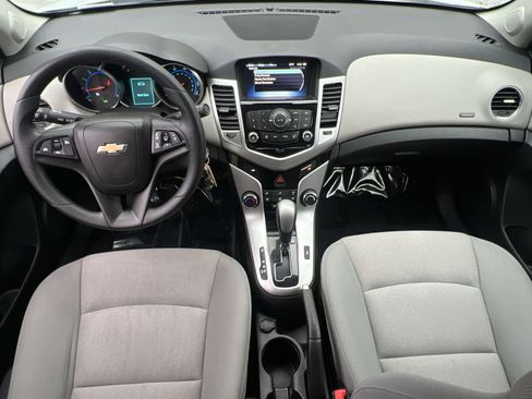 Used 2016 Chevrolet Cruze LT w/ Technology Package image 21