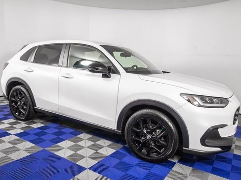 Used 2024 Honda HR-V Sport image 3