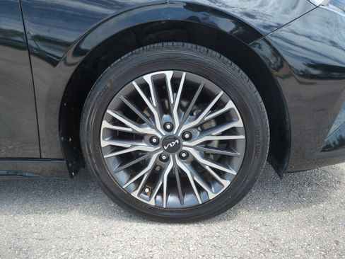 Certified 2022 Kia Forte GT-Line FWD image 12