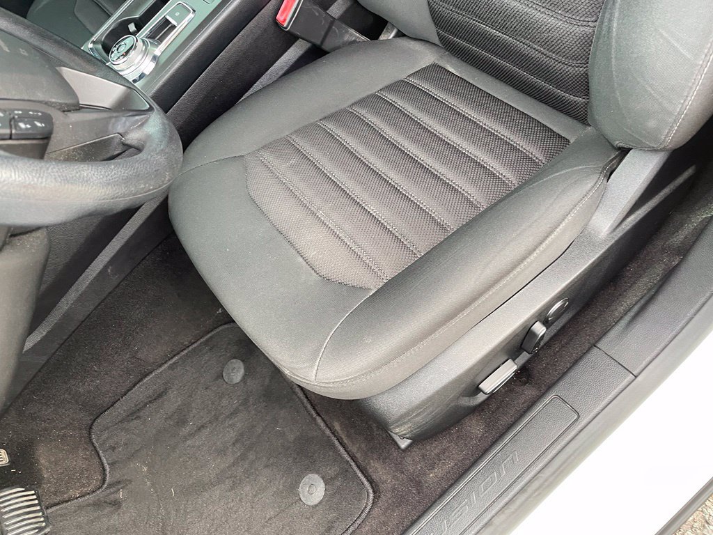 Used 2019 Ford Fusion SE FWD image 23