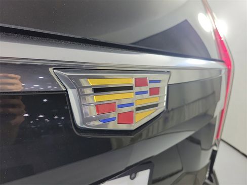 Certified 2023 Cadillac Escalade ESV Premium Luxury w/ Performance Package image 6