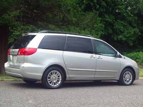 Used 2008 Toyota Sienna FWD image 4