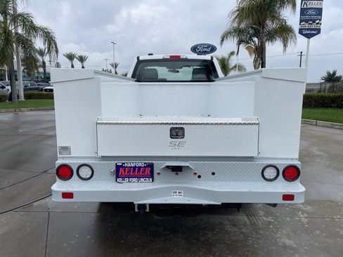 New 2026 Ford F250 XL w/ XL Chrome Package image 4