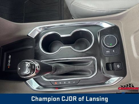 Used 2019 Chevrolet Traverse Premier w/ Driver Confidence II Package FWD image 31