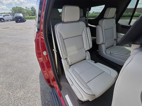 New 2026 GMC Yukon Denali w/ Denali Reserve Package AWD/4WD image 17
