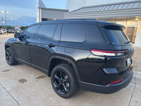 Used 2025 Jeep Grand Cherokee L Limited w/ Black Appearance Package image 4