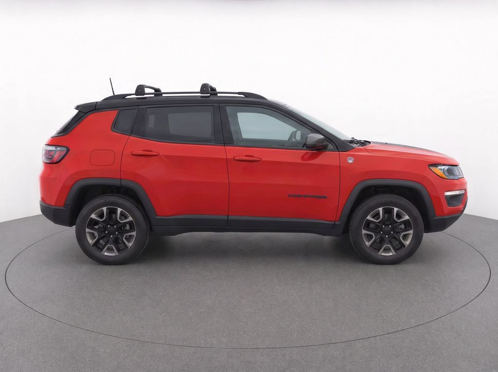 Used 2018 Jeep Compass Trailhawk w/ Cold Weather Group AWD/4WD image 11