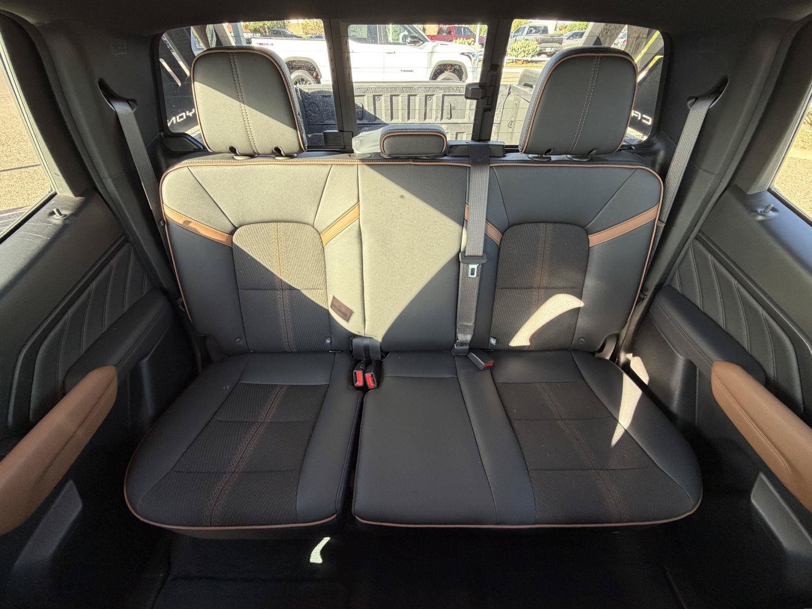 Used 2025 GMC Canyon AT4 w/ Nightfall Edition AWD/4WD image 29