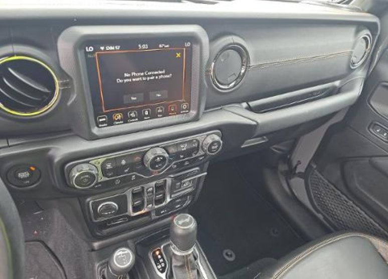 Used 2022 Jeep Wrangler Unlimited Sahara AWD/4WD image 23