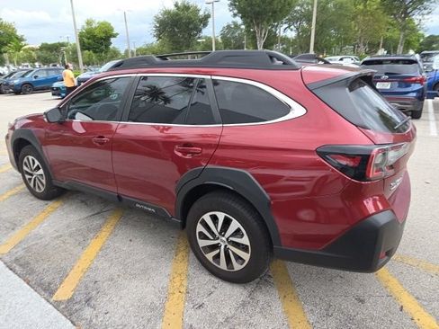 Used 2024 Subaru Outback Premium AWD/4WD image 5