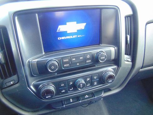 Used 2019 Chevrolet Silverado 1500 LT w/ LPO, Black Pack AWD/4WD image 17
