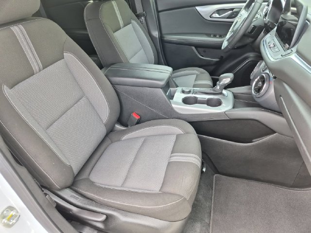 Used 2025 Chevrolet Blazer LT FWD image 19