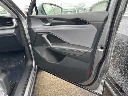 New 2026 Volkswagen Tiguan SE image 38