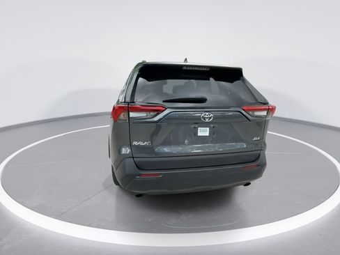Used 2021 Toyota RAV4 XLE FWD image 6
