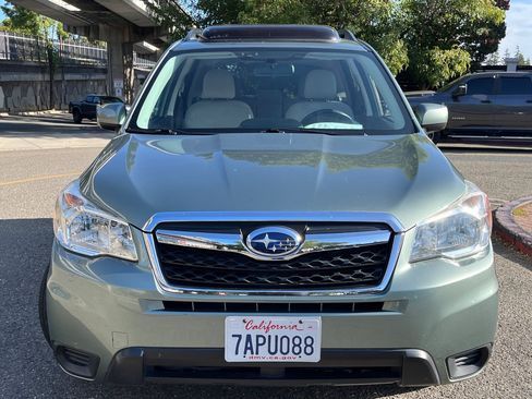 Used 2014 Subaru Forester 2.5i Premium AWD/4WD image 4
