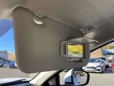 Certified 2025 Nissan Kicks SV image 31