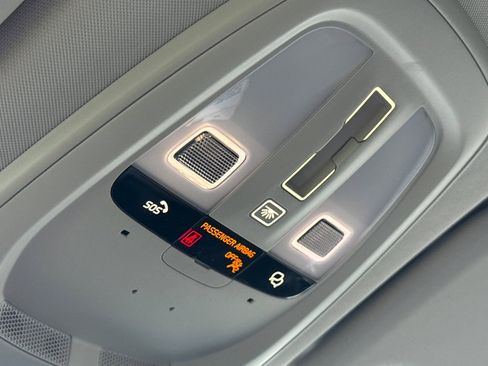 Used 2025 Volvo XC60 B5 Core image 22