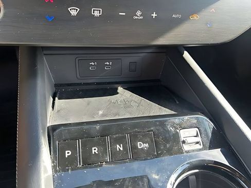 Used 2025 Nissan Murano SV AWD/4WD image 31