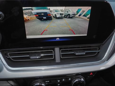 Certified 2024 Chevrolet Trax LT FWD image 12