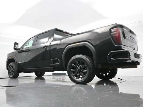 Used 2024 GMC Sierra 2500 AT4 w/ AT4 Premium Plus Package AWD/4WD image 46