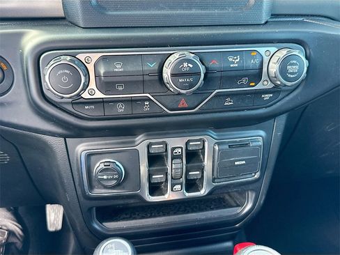 Used 2023 Jeep Gladiator Sport image 16