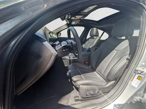 Used 2025 BMW 330i Sedan w/ Convenience Package RWD image 11