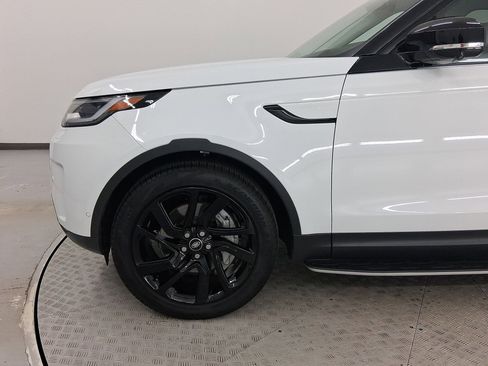 New 2025 Land Rover Discovery S image 20