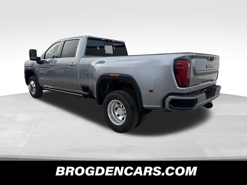 New 2026 GMC Sierra 3500 Denali Ultimate image 5