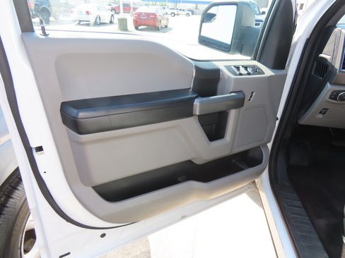 Used 2016 Ford F150 XLT RWD image 24