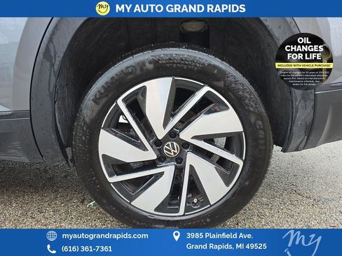 Used 2025 Volkswagen Atlas SE AWD/4WD image 40
