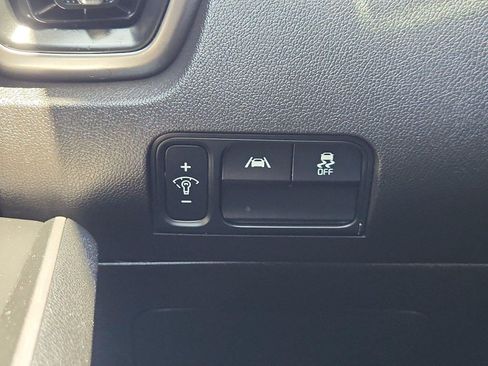 Used 2022 Kia Sorento LX AWD/4WD image 16